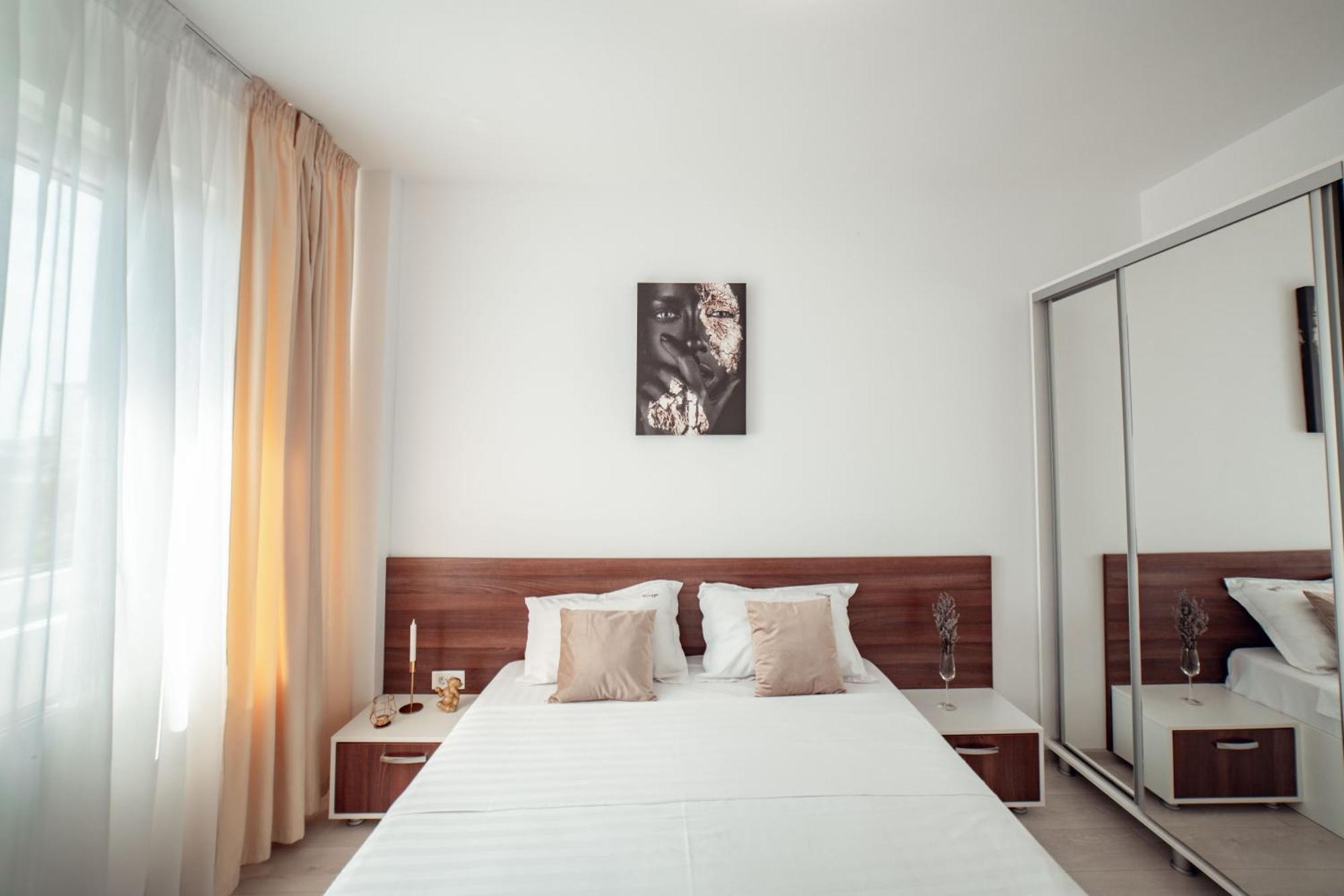Cozy Collection Apartments At Palas Mall Iasi Exterior photo